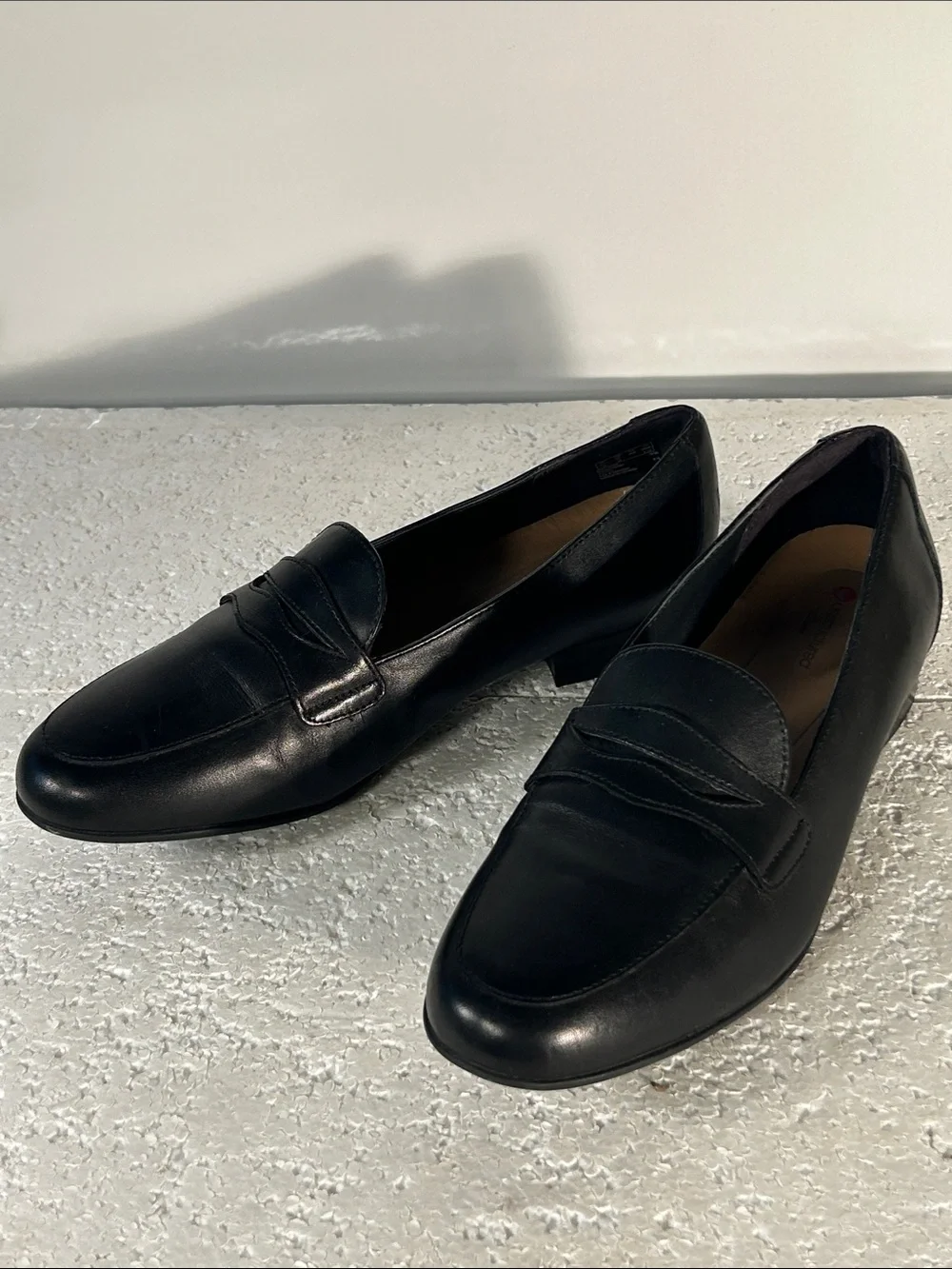 Unstructured By Clarks SZ9 Black Leather Penny Loafer Timeless Office Academia